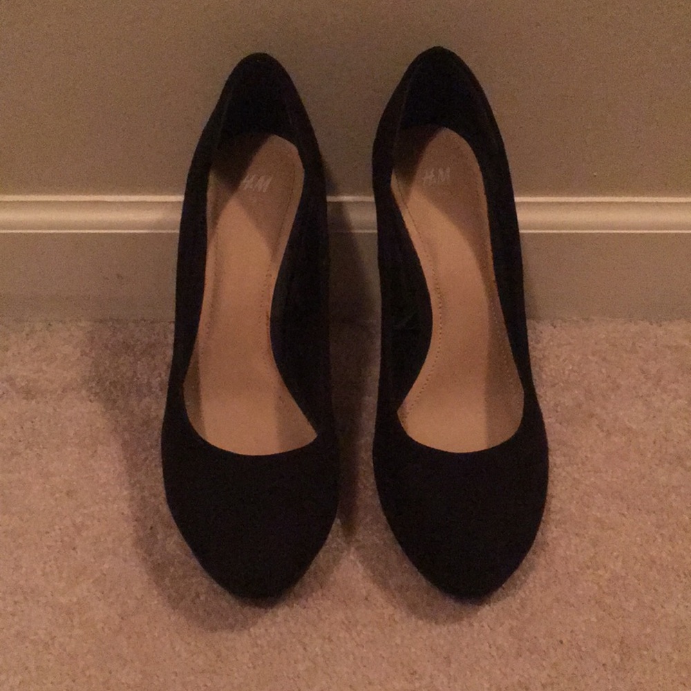 H&M Black Pumps